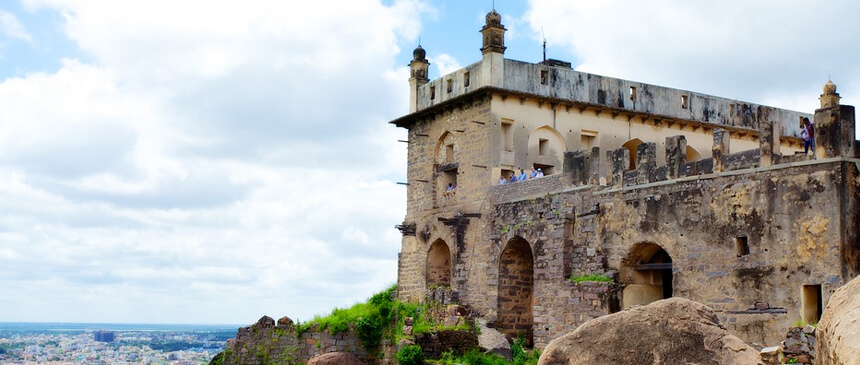 golconda fort wall fell down