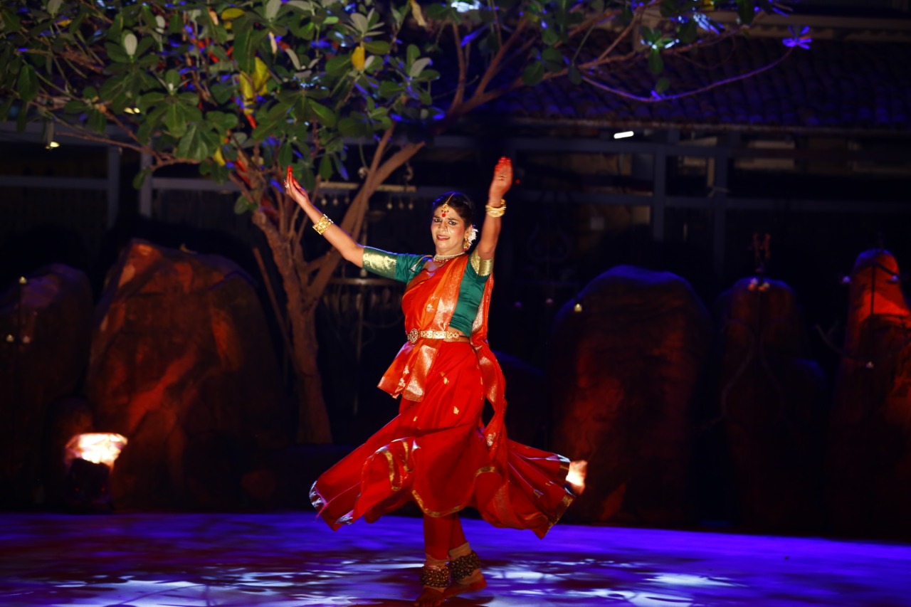 Presentation of upashaastreey gaayan and Kathak dance in tribal museum