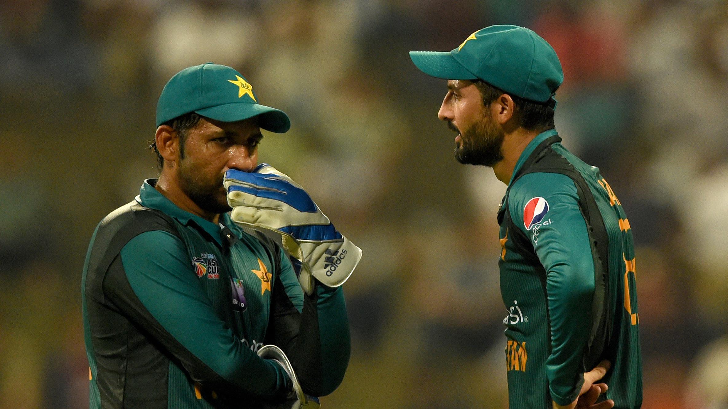 Shoaib Malik  and Sarfaraz Ahmed