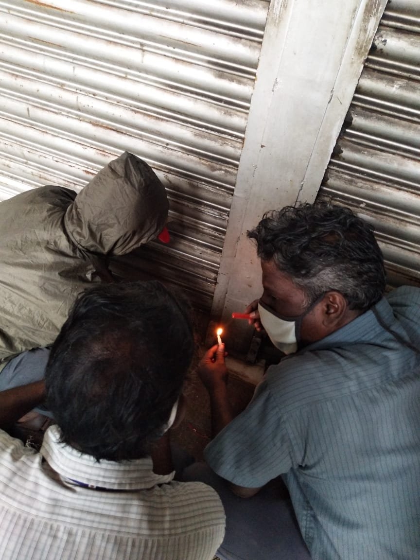 Tamil Nadu: Chennai Corporation officials sealed a shop 'Kumaran Silks' in Thiyagaraya Nagar