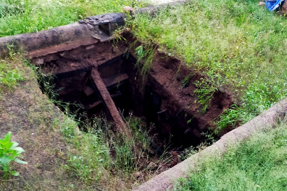 House collapses