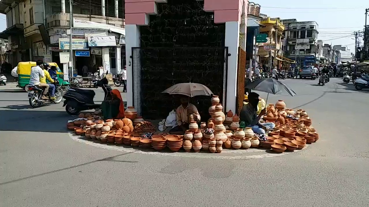 police Barricading, festival of Diwali, Diwali shopping, Traders upset in lockdown, Corona effect in Rajasthan, Corona virus in alwar