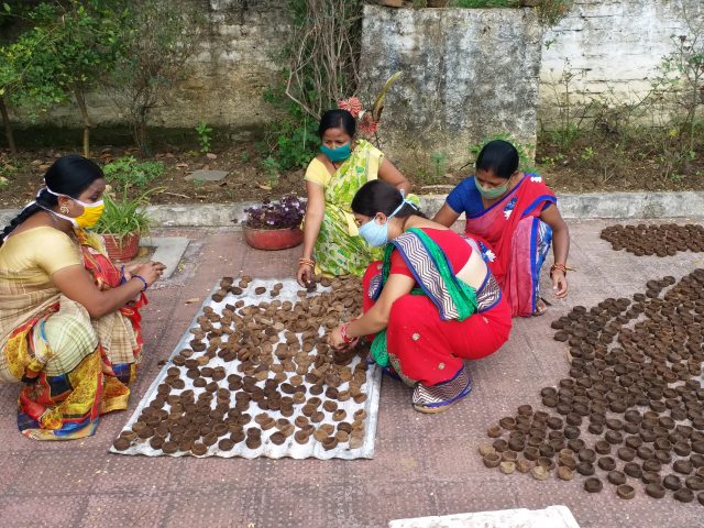 Womens are making diya