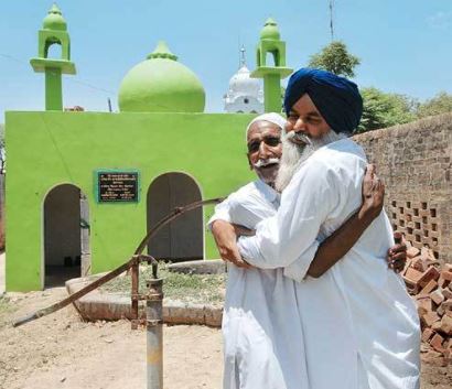 For three generations, a Muslim family has been sending a message of love by making Ravana's puppets in ludhiana