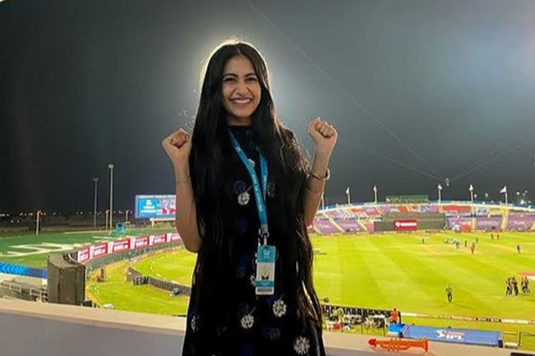 yuzvendra chahal fiancee dhanashree verma cheered rcb in a match against kkr