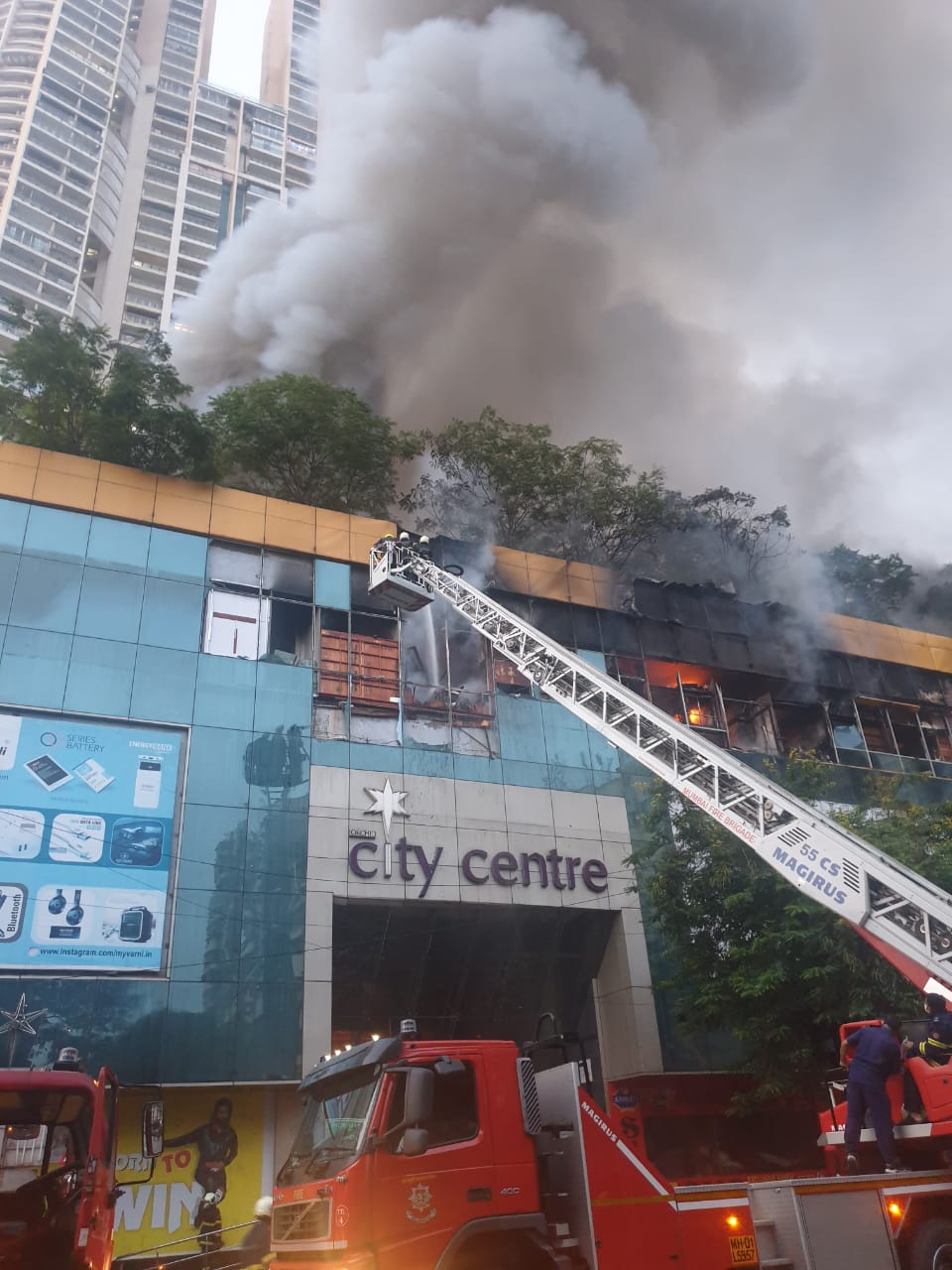 Massive fire breaks out in Mumbai mall, no casualty