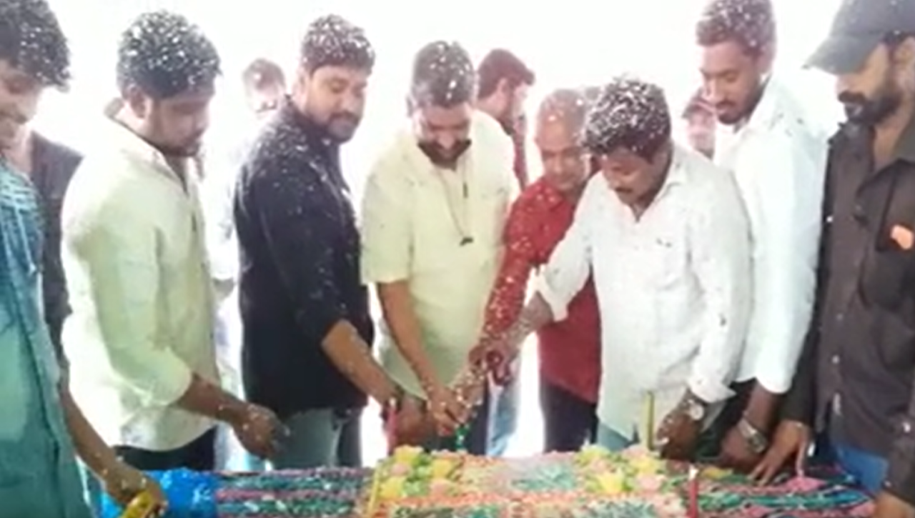 hero prabhas birthday celebrations at ap