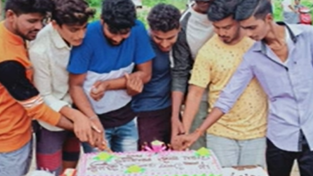 hero prabhas birthday celebrations at ap