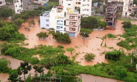 Heavy rain lashes Bengaluru