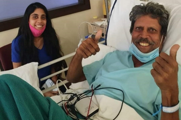 Kapil Dev flashes double thumbs up sign after angioplasty