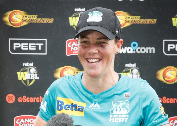 Australian batswoman grace harris has heaped praise on ms dhoni