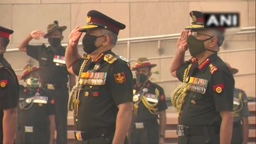 chief-of-defence-staff-cds-general-bipin-rawat-army-chief-general-manoj-mukund-naravane-pay-tribute-at-national-war-memorial-on-infantry-day