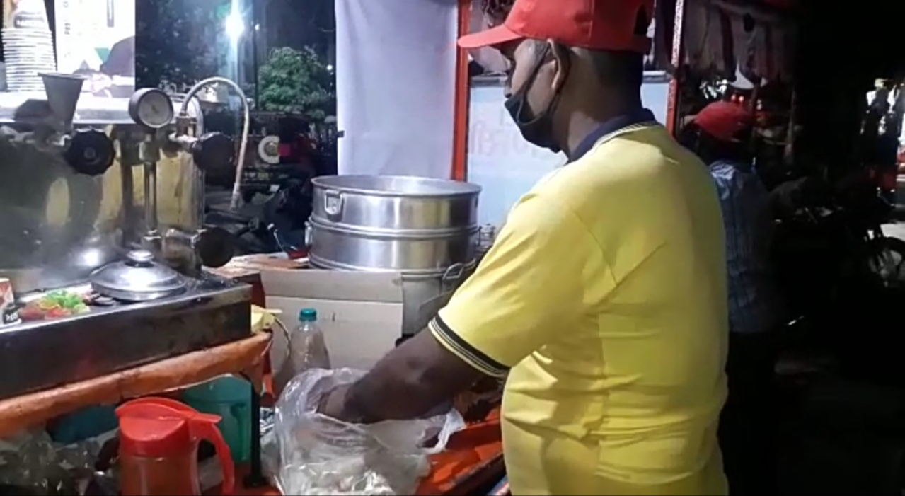 momos seller arvind maurya