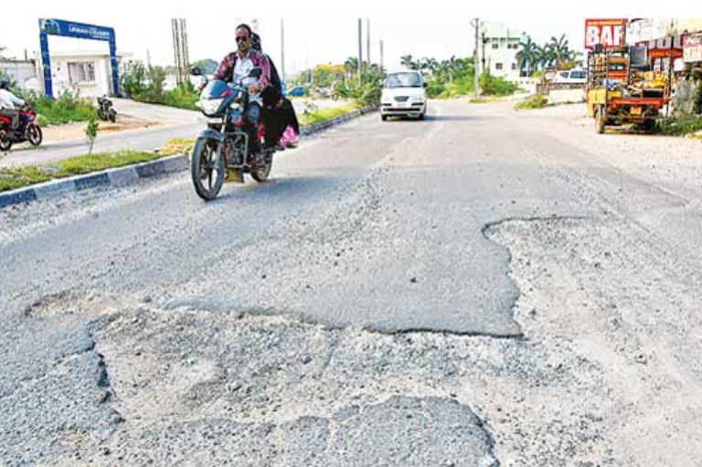 special article on warangal roads