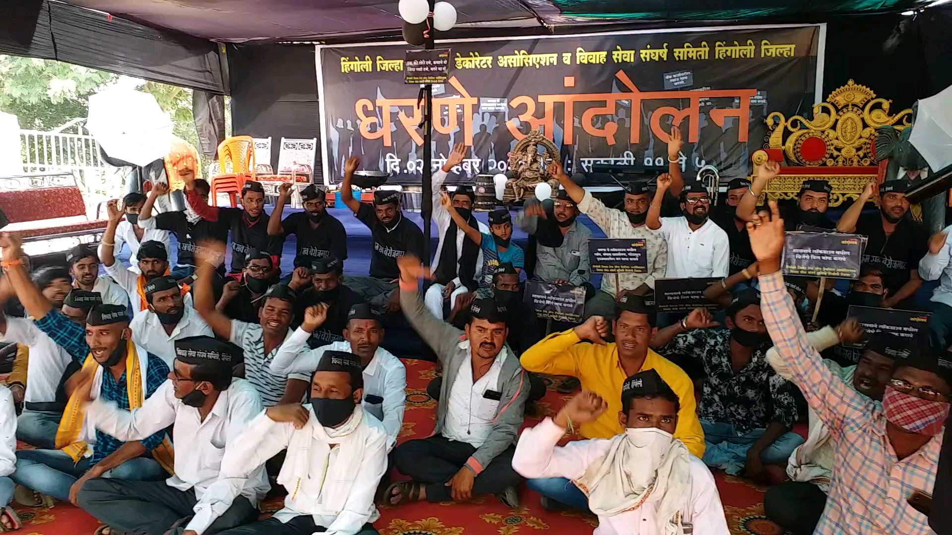 tent-house-owners-agitation-in-maharashtra