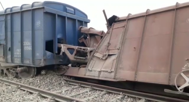 Goods train derail in kasganj