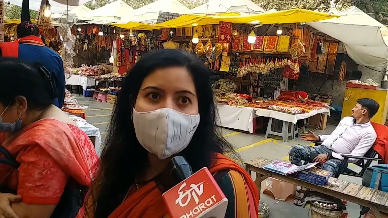 corona effected connaught place chudi bazar during karwachauth