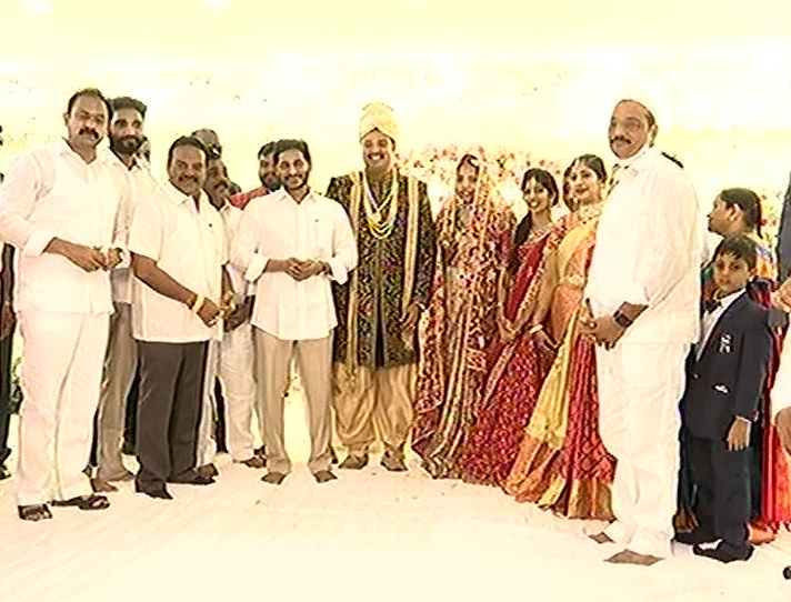 cm jagan at wedding ceremony