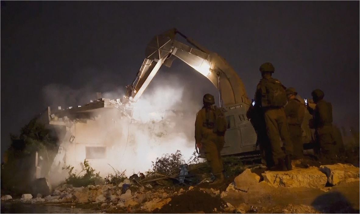 Israeli army destroys Palestinian village in Jordan Valley