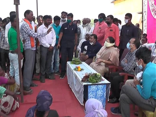 Minister Anila Bhediya visits elephant affected areas