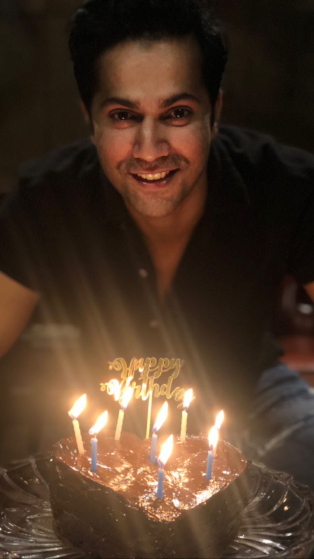 Wishes pour in as Varun Dhawan celebrates b'day with homemade cake