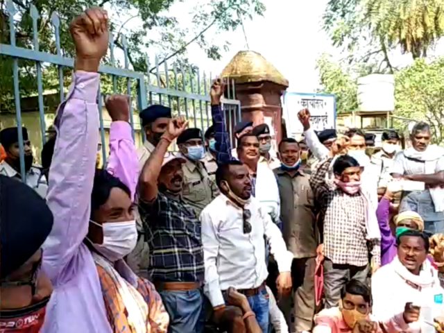 Farmers protest in Gariaband