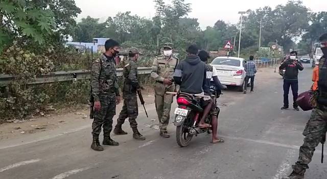 Vehicle check drive on the Bengal-Jharkhand border