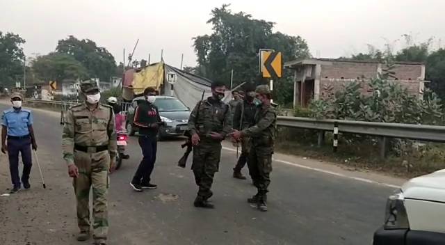 Vehicle check drive on the Bengal-Jharkhand border