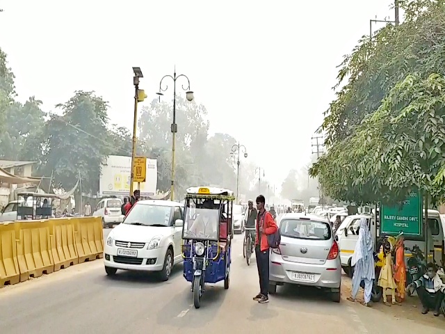 alwar news in hindi, rajasthan news in hindi, Weather of alwar, smog loss in Alwar, दिल्ली-एनसीआर में बढ़ रहे स्मॉग, Smog rising in Delhi-NCR, smog havoc from delhi, poison spewing in alwar climate