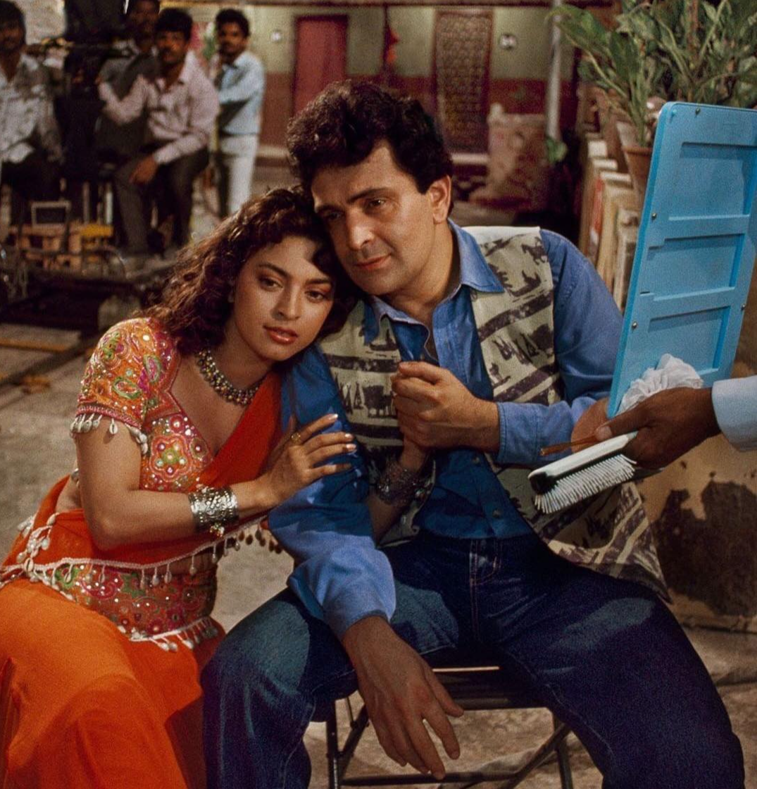 Juhi Chawla and Rishi Kapoor in a working still