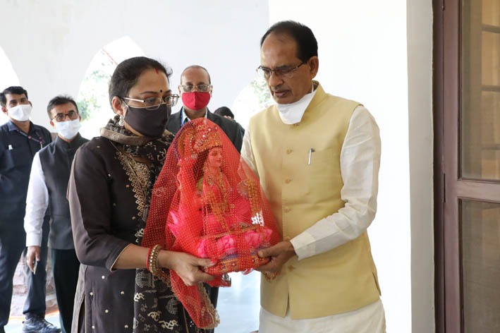 CM with wife