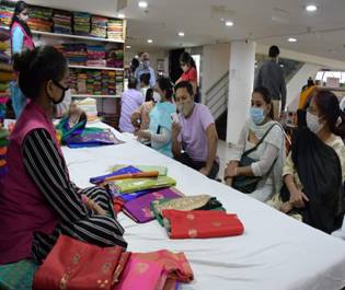 Khadi Registers Record Sales; Singles-Day Sale at Flagship CP Outlet Crossed Rs 1 cr for 4 times in 40 Days