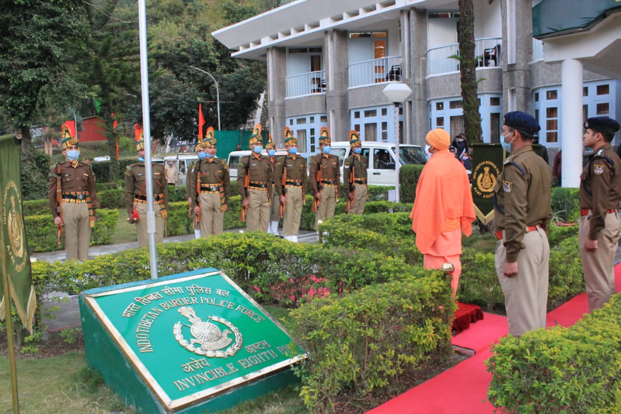 cm-trivendra-and-yogi-adityanath