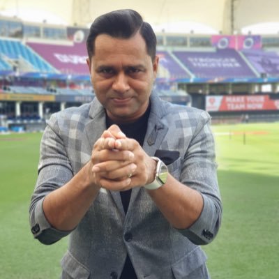 MS Dhoni shouldn't be retained by CSK says AAkash chopra