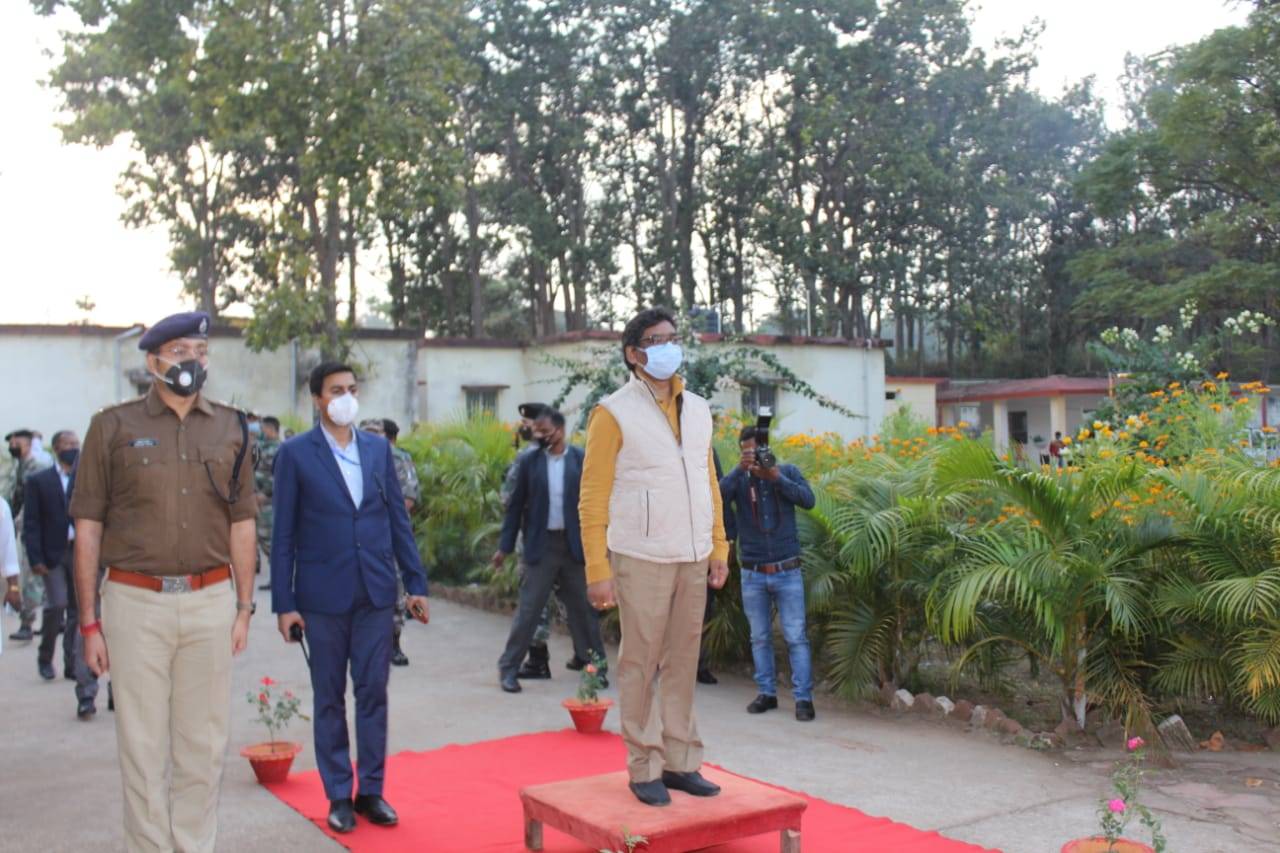 cm-hemant-arrives-with-family-in-latehar