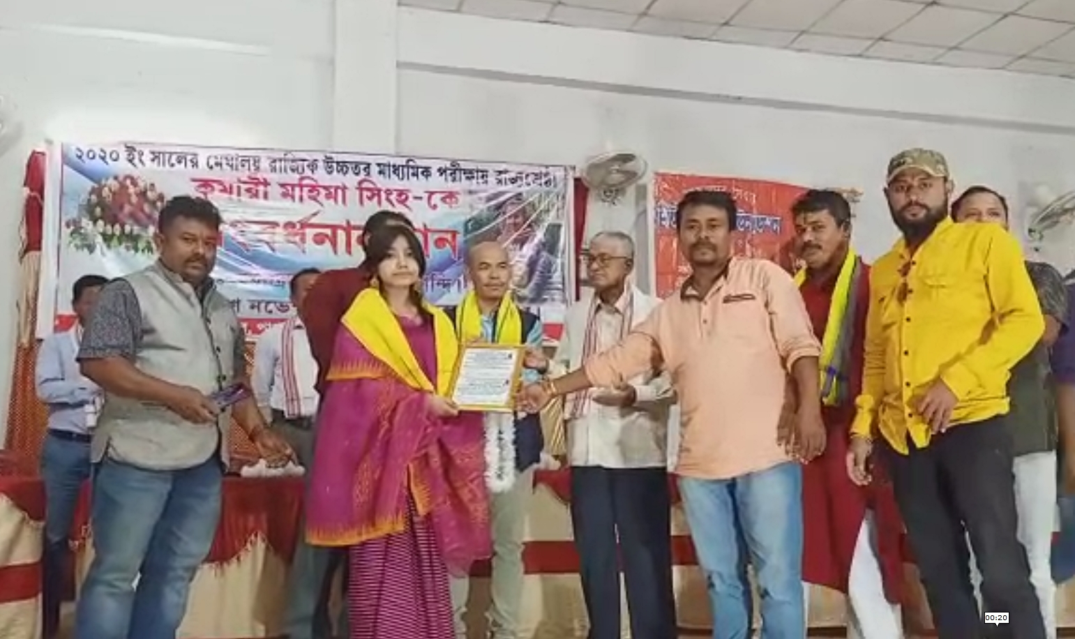 felicitation-of-mohima-sinha-at-karimganj