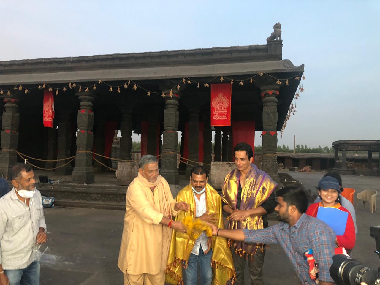 Tanikella Bharani and siva koratala felicitated SonuSood on the sets of Acharya