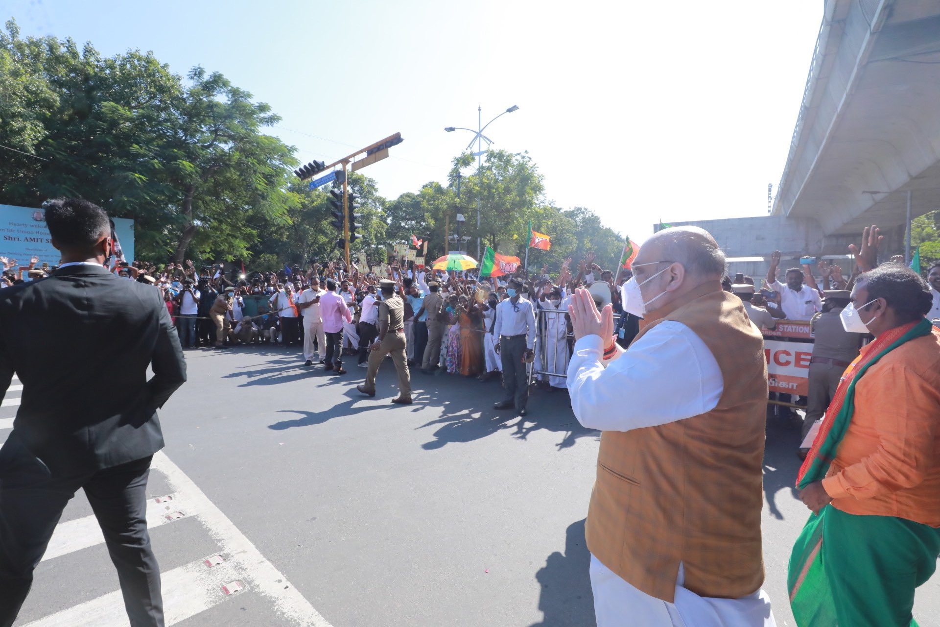 Amit Shah  walks on Chennai road to greet supporters