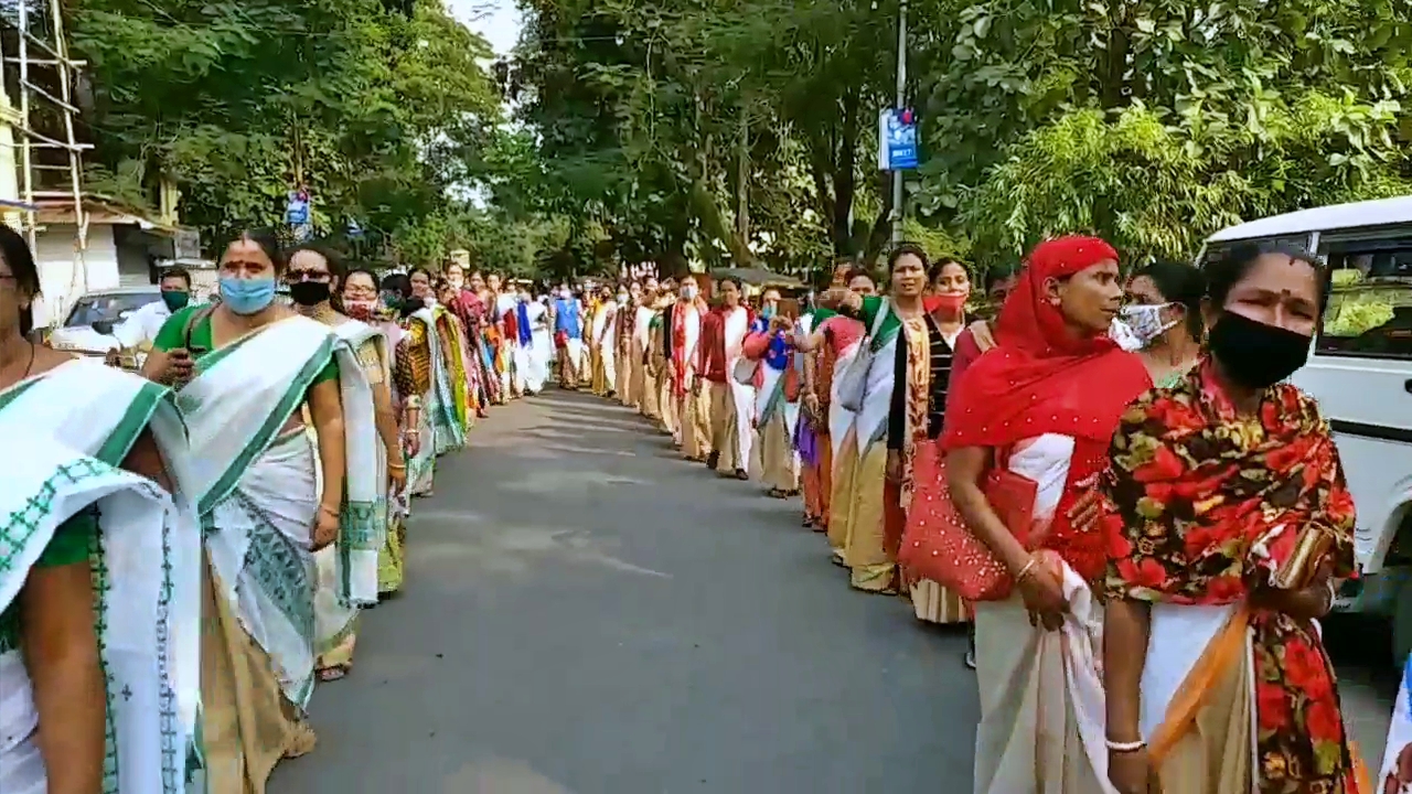 তেজপুৰৰ ৰাজপথত সহস্ৰাধিক অংগনবাড়ী কৰ্মী