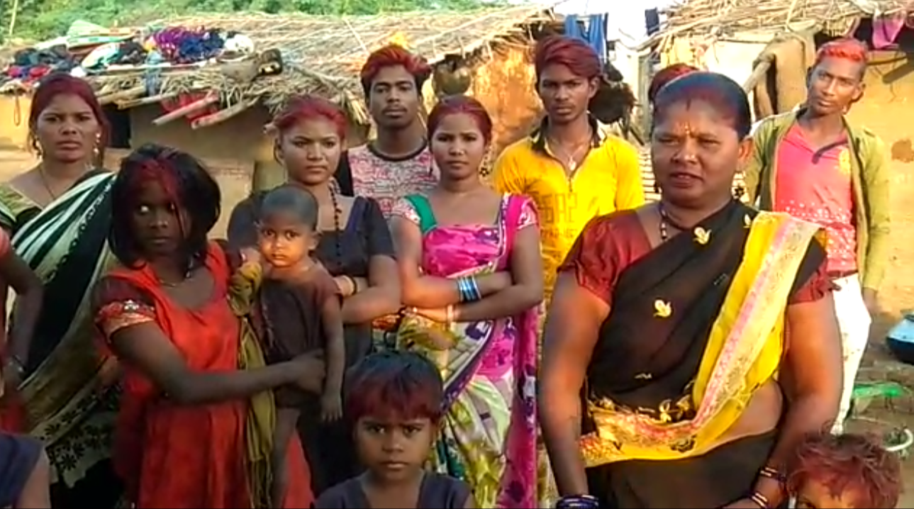 Chhattisgargh villagers dye hair red to duck coronavirus