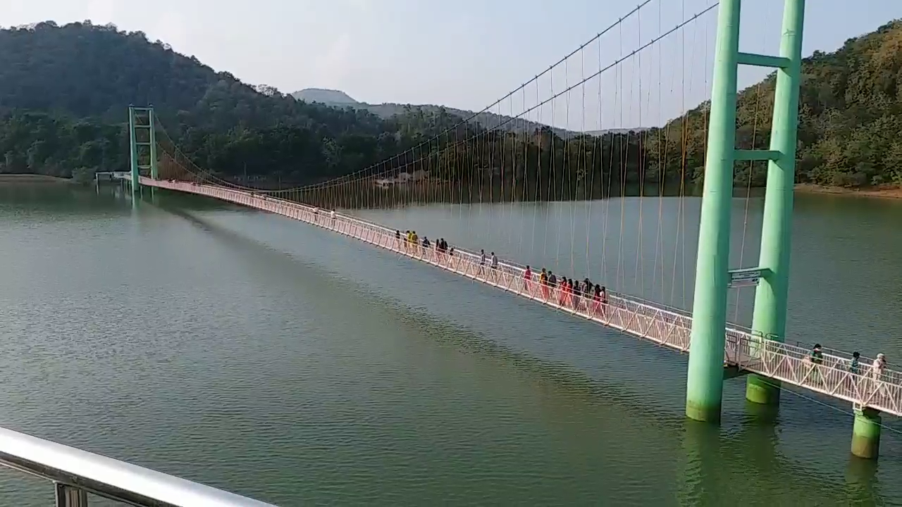 tourists came heavily to visit beauty of laknavaram