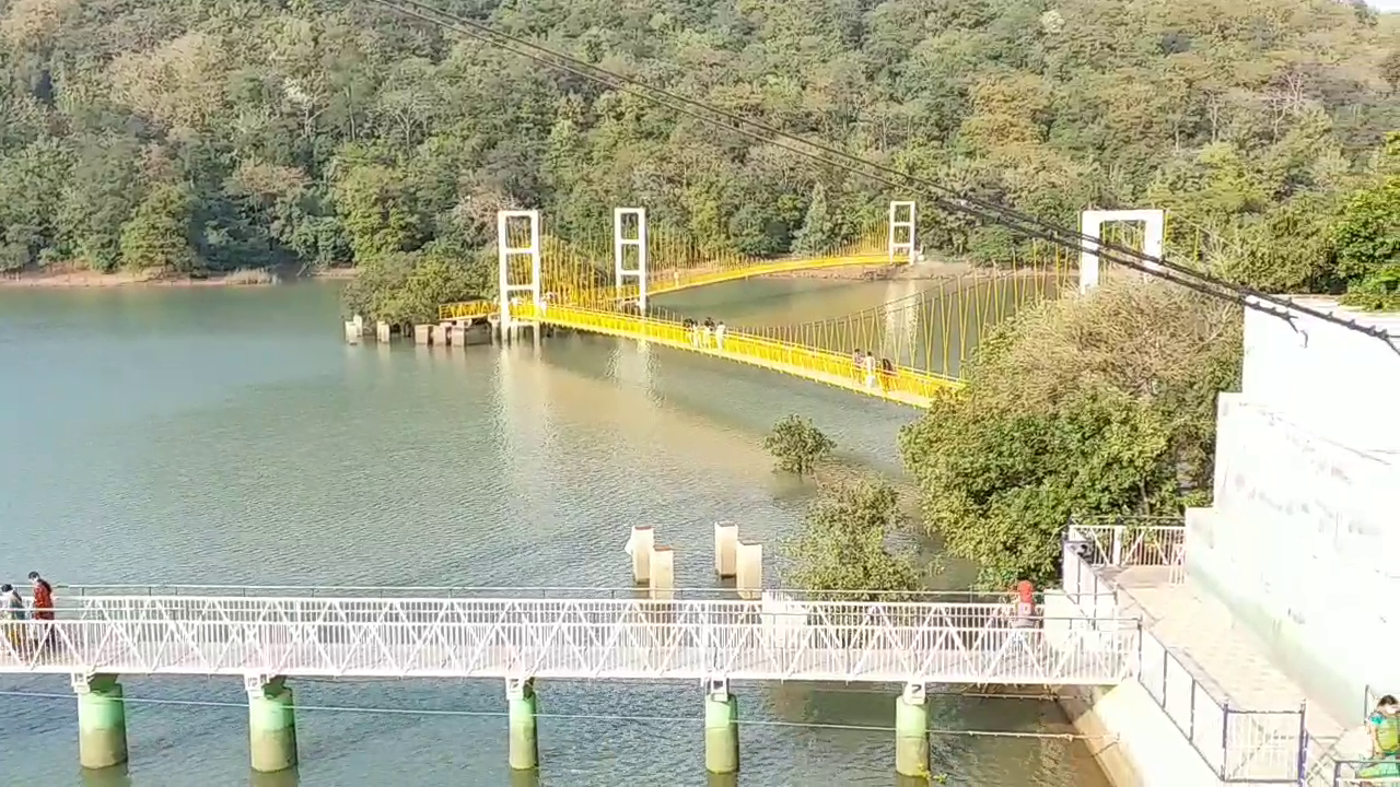 tourists came heavily to visit beauty of laknavaram