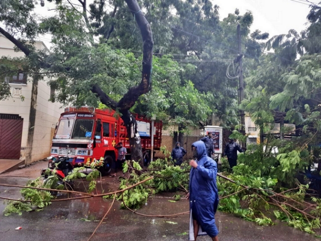 Nivar Cyclone updates, Nivar Cyclone live updates, நிவர் புயல், நிவர் புயல் குறித்த தகவல்கள்