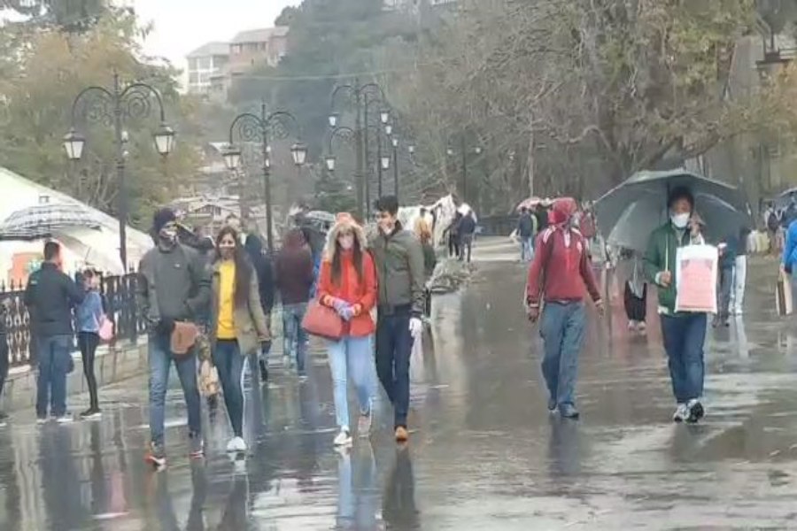 manali-leh highway closed due to snowfall