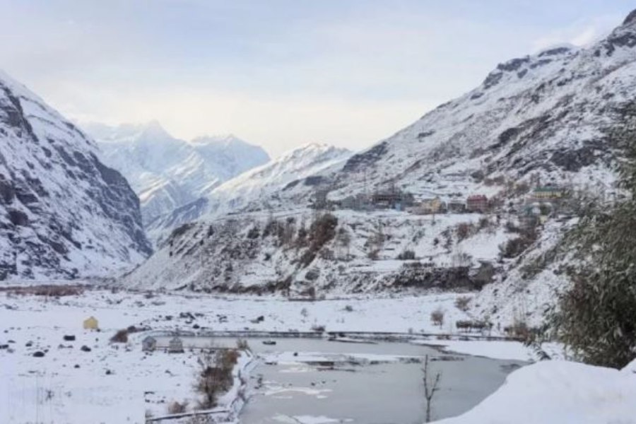 manali-leh highway closed due to snowfall