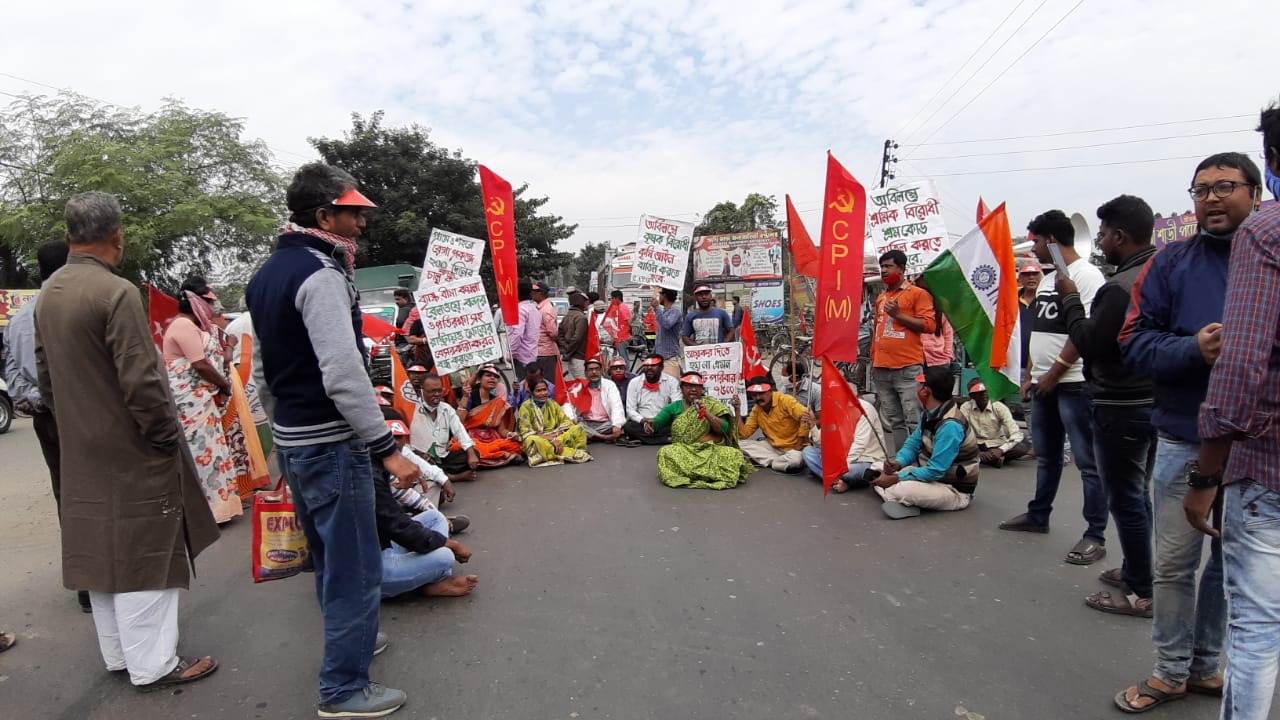 24-hours-strike-by-left-tred-unions-in-all-over-india-mix-effect-in-west-bengal