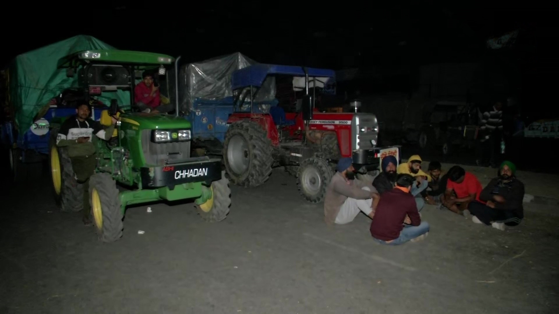 Farmers' protest LIVE: Farmers from Punjab, Haryana reach near Delhi borders; situation tense