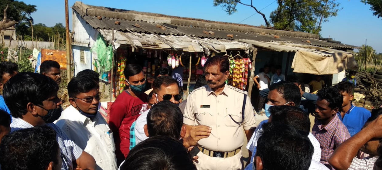 People blockef NH 49 after man dead in road accident in Jharsuguda