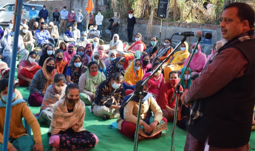 Minister Virendra Kanwar visited Kuriyala Gram Panchayat of una