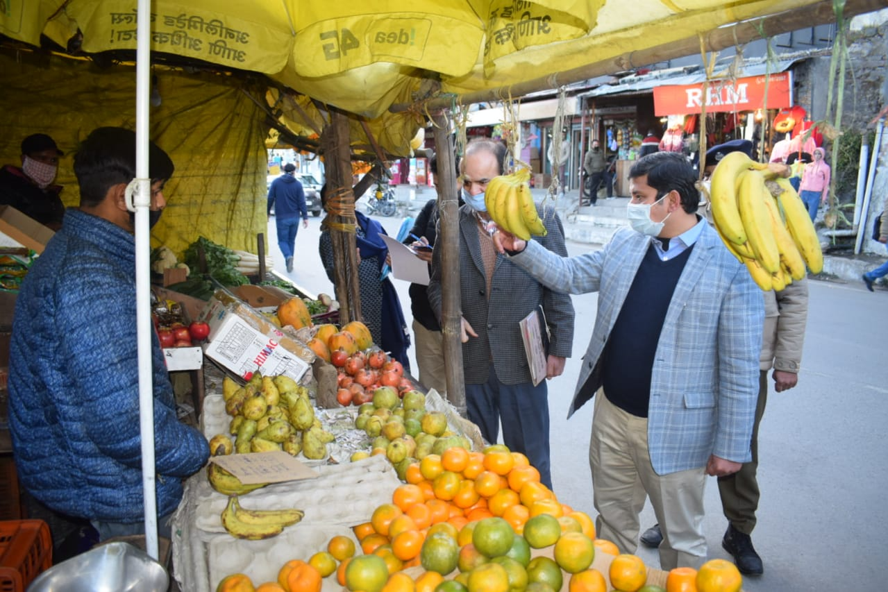 Shimla DC inspects Sanjauli market on saturday